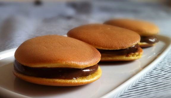 bánh  Dorayaki Nhật Bản